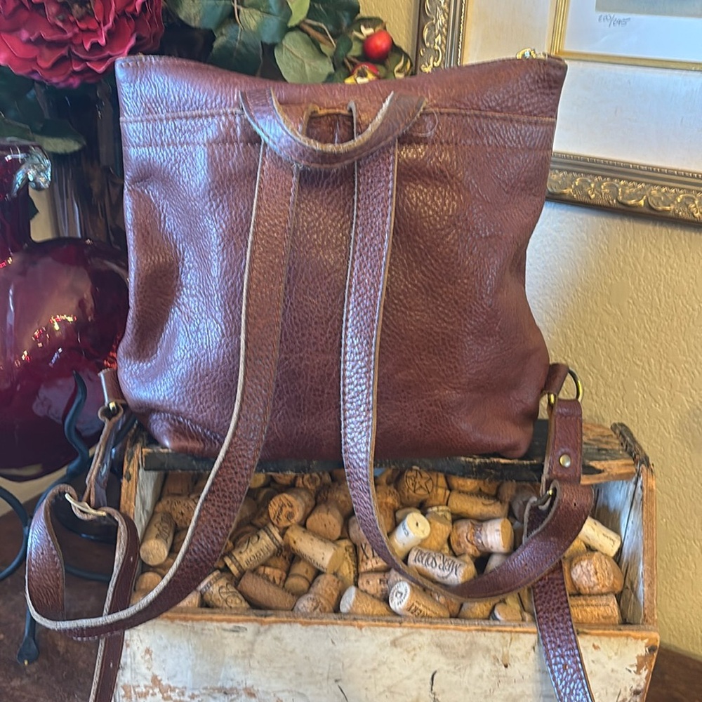 Portland Leather Backpack - Picture 4 of 11